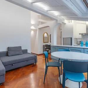https://pratello-elegante-e-raffinata-mansarda.emilia-romagnahotels.net